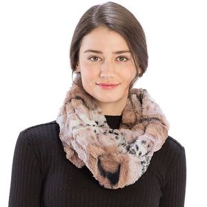 SOLD❣️🗼NEW! Faux Fur Neck Warmer Scarf 🧣